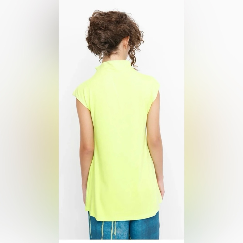 NWT OZAI N KU RACQUET
TANK TOP, LIME - Picture 5 of 13